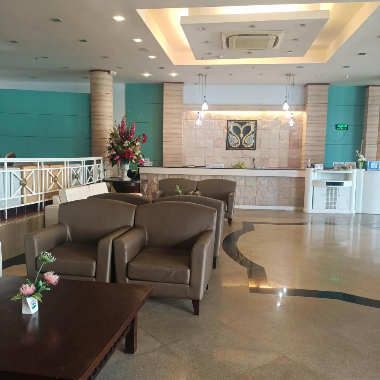 Mayflower Grande Hotel Phitsanulok Exterior foto