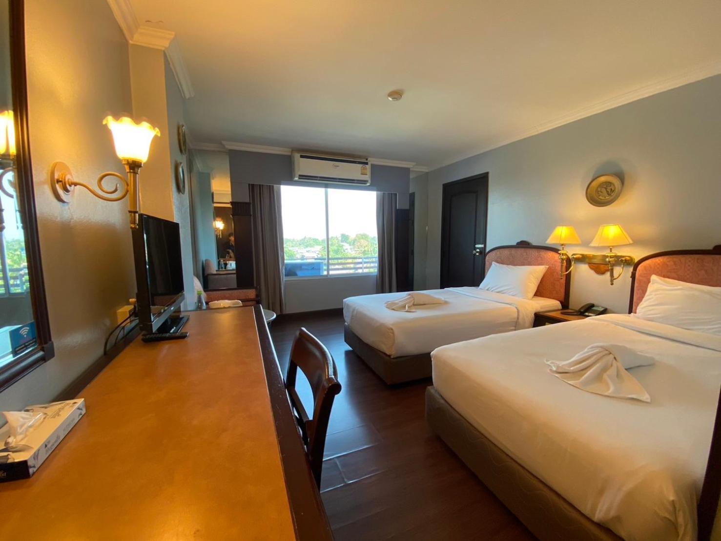 Mayflower Grande Hotel Phitsanulok Exterior foto