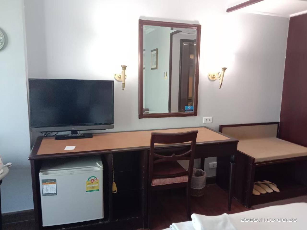 Mayflower Grande Hotel Phitsanulok Exterior foto