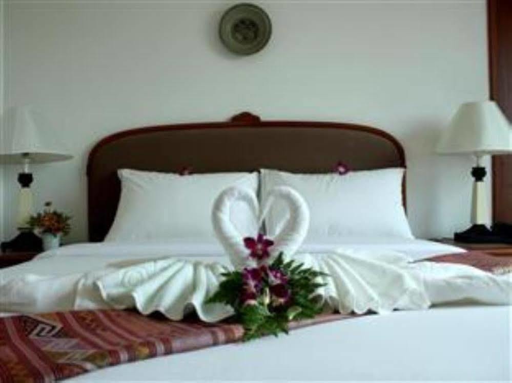 Mayflower Grande Hotel Phitsanulok Exterior foto