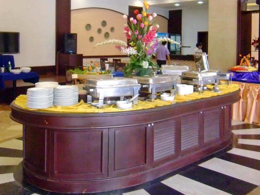 Mayflower Grande Hotel Phitsanulok Exterior foto